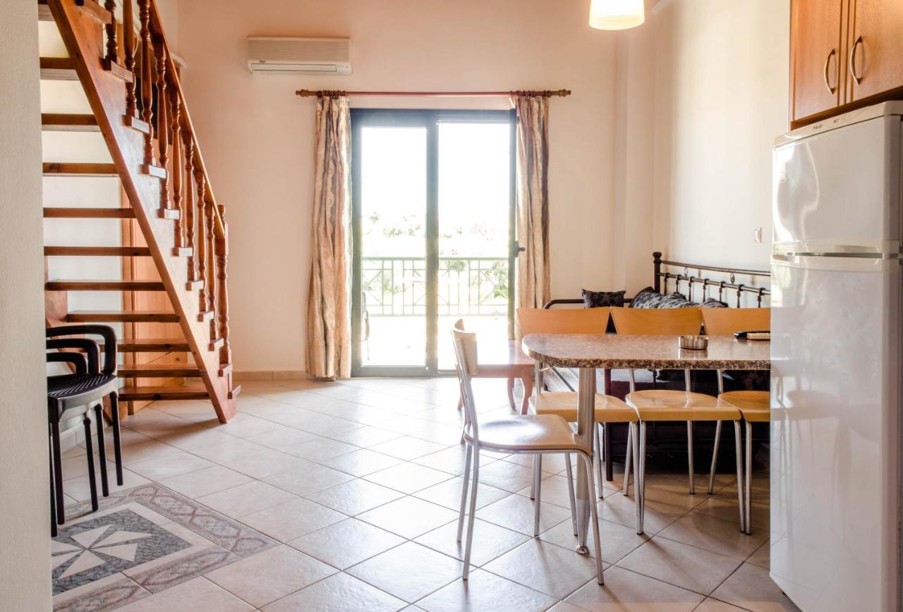 Irides Apartments Megalochori  ภายนอก รูปภาพ