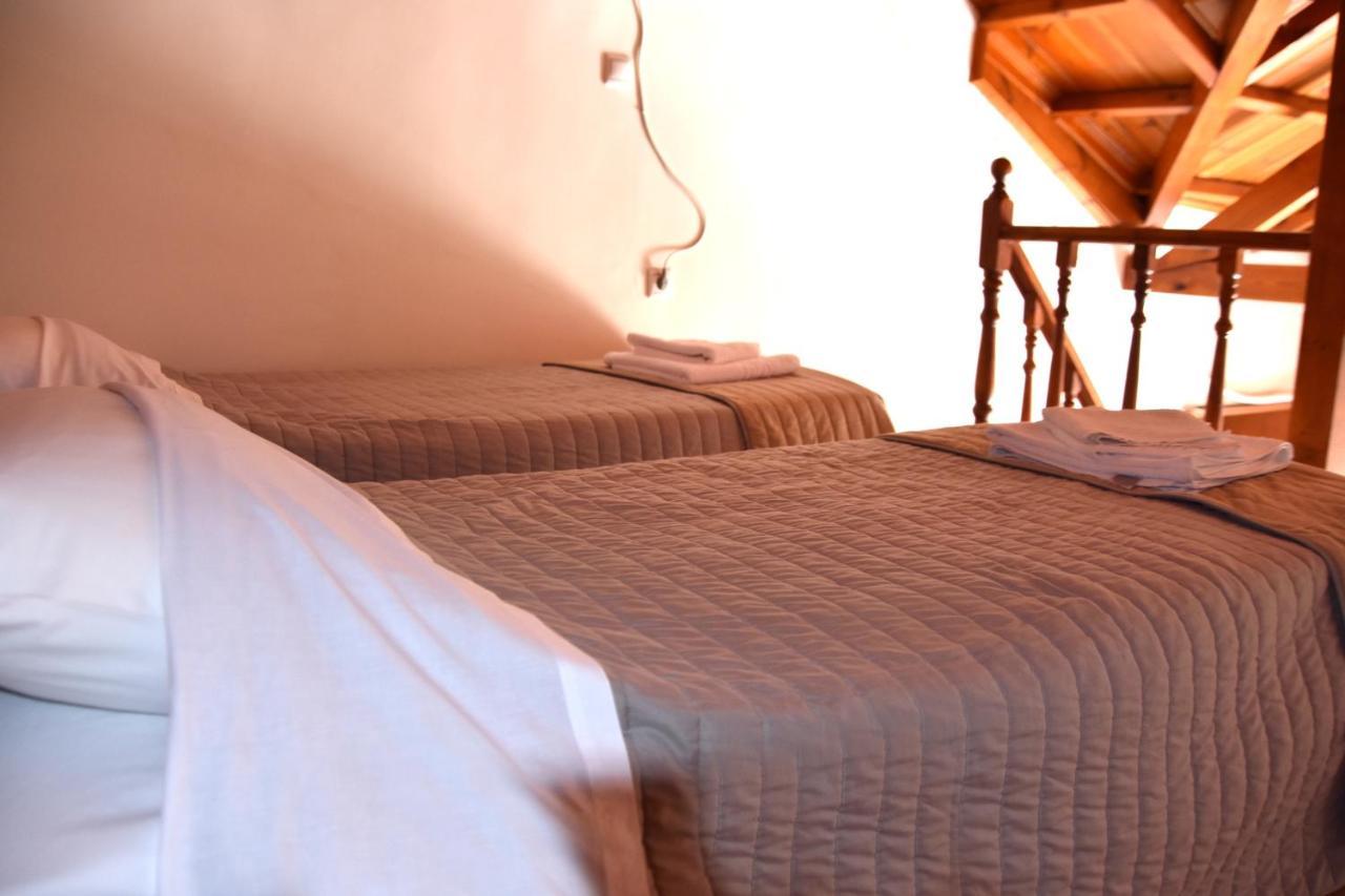 Irides Apartments Megalochori  ภายนอก รูปภาพ